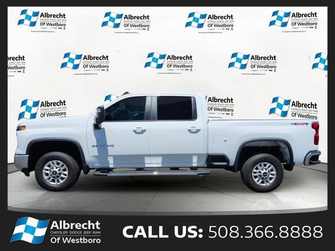 Used 2025 Chevrolet Silverado 2500 LT w/ Convenience Package AWD/4WD image 2