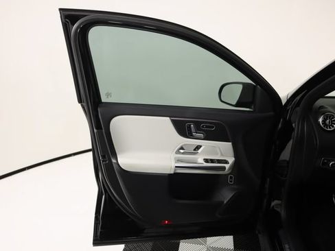 Used 2021 Mercedes-Benz GLA 250 4MATIC image 10