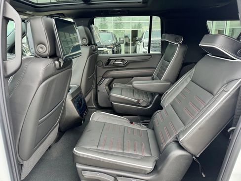 New 2026 GMC Yukon XL AT4 Ultimate AWD/4WD image 18