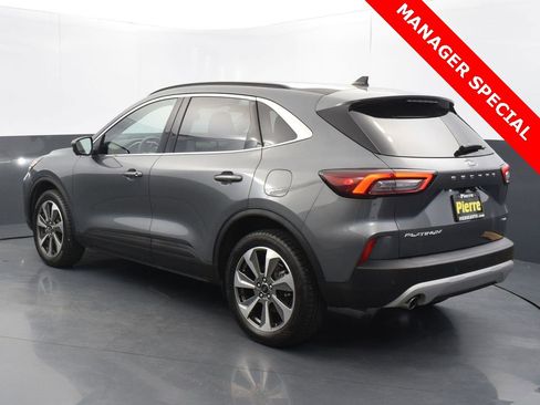 Used 2023 Ford Escape Platinum image 2
