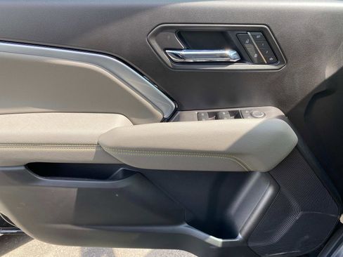 New 2025 Chevrolet Colorado ZR2 AWD/4WD image 18