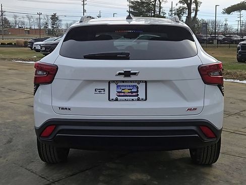 New 2026 Chevrolet Trax RS image 3