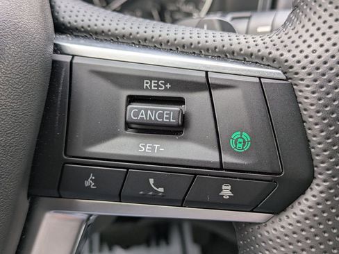 Used 2025 Mitsubishi Outlander SE image 18