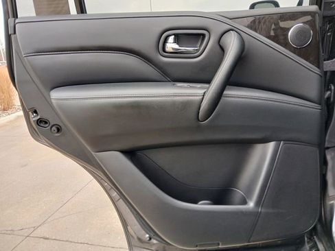 Used 2022 INFINITI QX80 Luxe w/ All-Season Package image 15