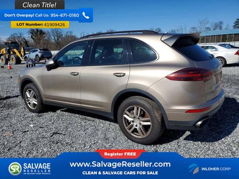 Used 2016 Porsche Cayenne 4dr Sport Utility image 3
