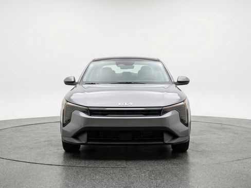 Used 2025 Kia K4 LXS image 2