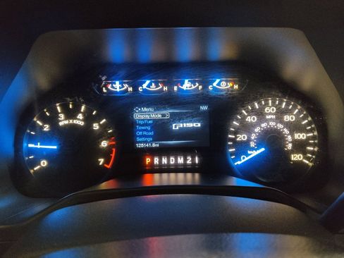 Used 2015 Ford F150 XLT w/ Equipment Group 302A Luxury RWD image 23
