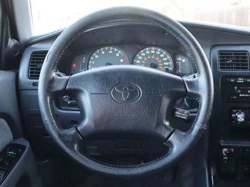 Used 2000 Toyota 4Runner SR5 image 18