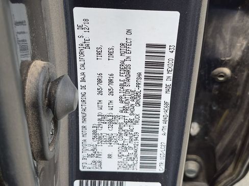 Used 2019 Toyota Tacoma TRD Off-Road AWD/4WD image 21