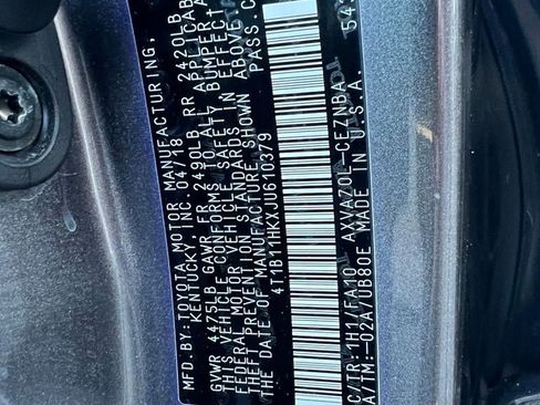 Certified 2018 Toyota Camry LE image 38