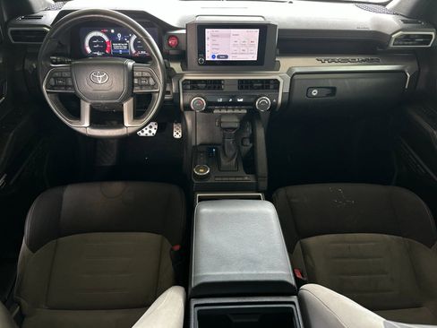 Used 2024 Toyota Tacoma TRD Sport image 12