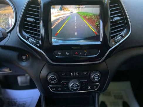 Used 2019 Jeep Cherokee Limited AWD/4WD image 15