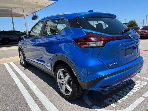Used 2021 Nissan Kicks SV FWD image 4