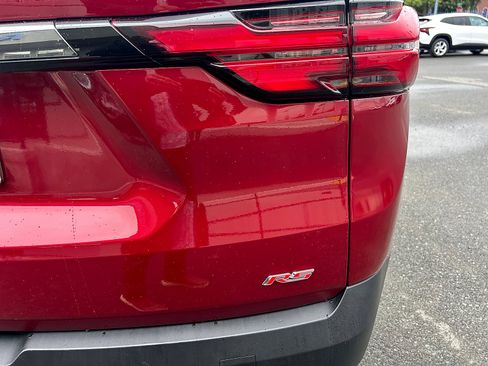 Used 2023 Chevrolet Traverse RS FWD image 38