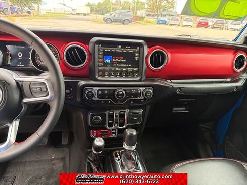 Used 2023 Jeep Gladiator Rubicon w/ Cold Weather Group AWD/4WD image 18