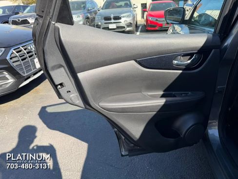 Used 2018 Nissan Rogue Sport SV w/ SV Technology Package image 17