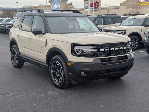 New 2025 Ford Bronco Sport Outer Banks w/ Outer Banks Tech Package+ AWD/4WD image 3