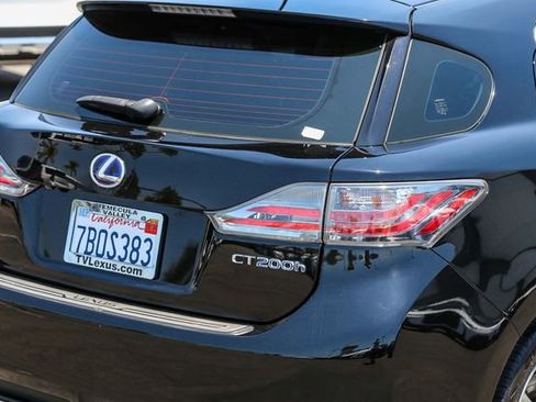 Used 2013 Lexus CT 200h w/ Premium Pkg w/Navigation FWD image 8