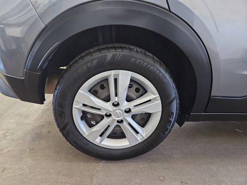 Used 2023 Nissan Kicks S image 22