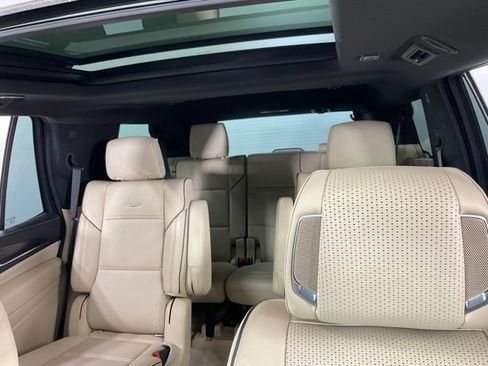 Used 2021 Cadillac Escalade Premium Luxury w/ Performance Package AWD/4WD image 32