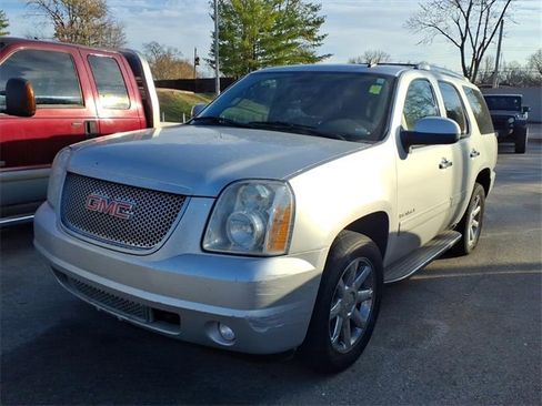 Used 2014 GMC Yukon Denali image 1