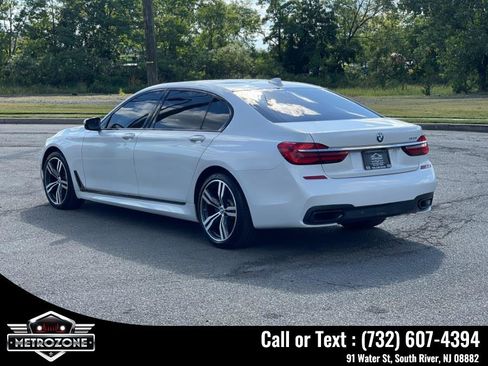 Used 2019 BMW 750i image 5