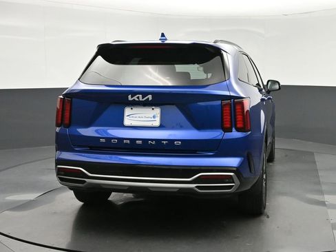 Used 2022 Kia Sorento S image 6