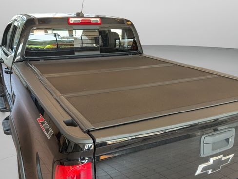 Used 2017 Chevrolet Colorado Z71 w/ Z71 Midnight Edition AWD/4WD image 43