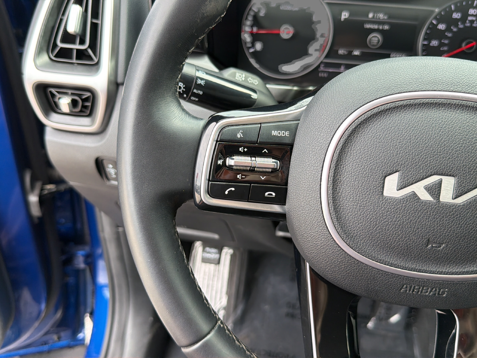 Used 2023 Kia Sorento S FWD image 17