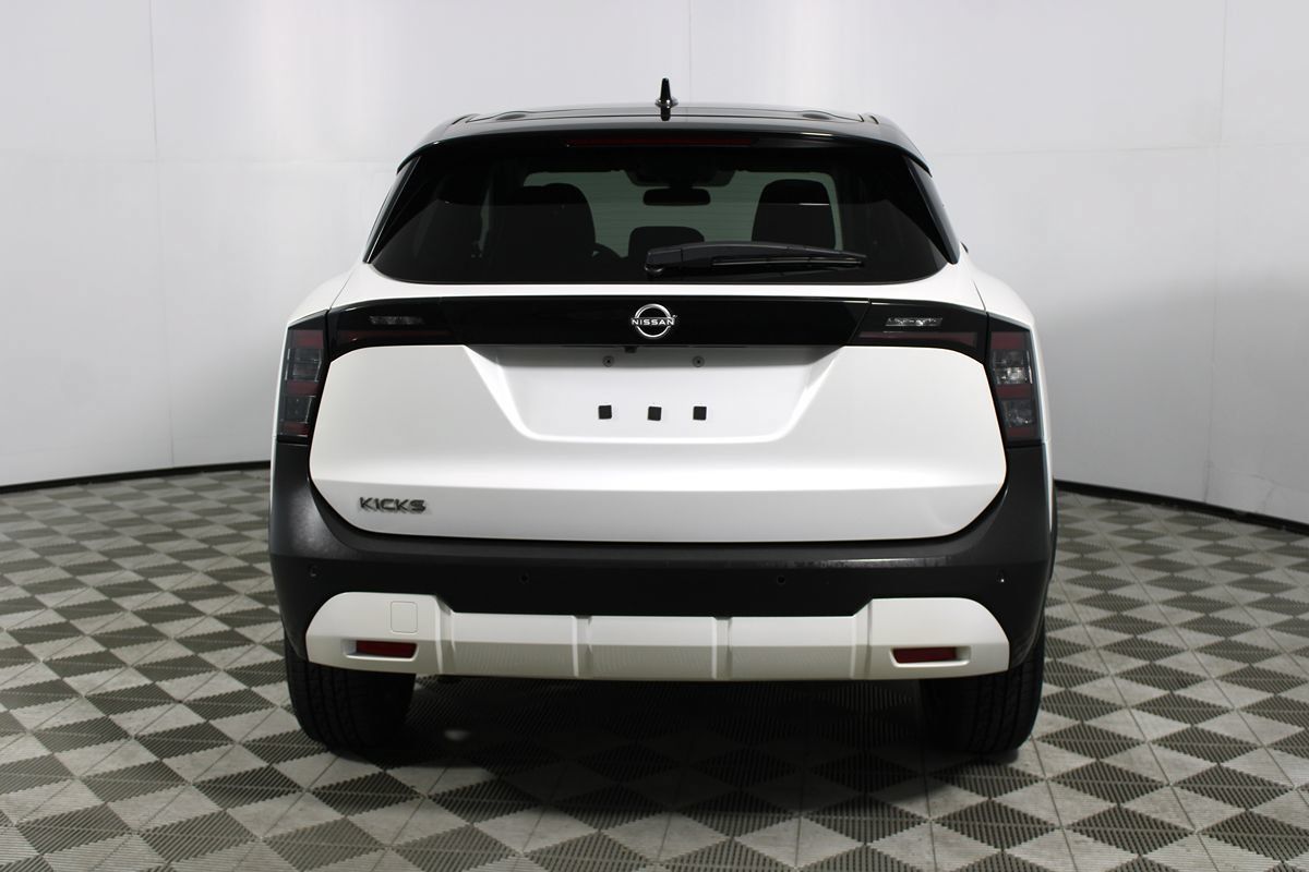 Used 2025 Nissan Kicks SV FWD image 22