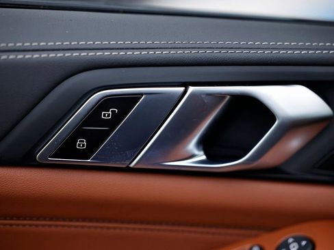 New 2026 BMW X5 M60i w/ Climate Comfort Package image 16