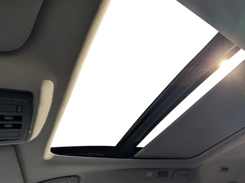 New 2026 Nissan Pathfinder SL FWD image 18