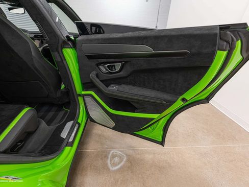 Used 2024 Lamborghini Urus Performante AWD/4WD image 29
