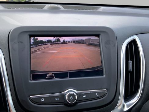 Used 2024 Chevrolet Equinox LT FWD image 28