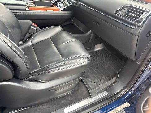 Used 2019 Lincoln Navigator L Reserve image 16