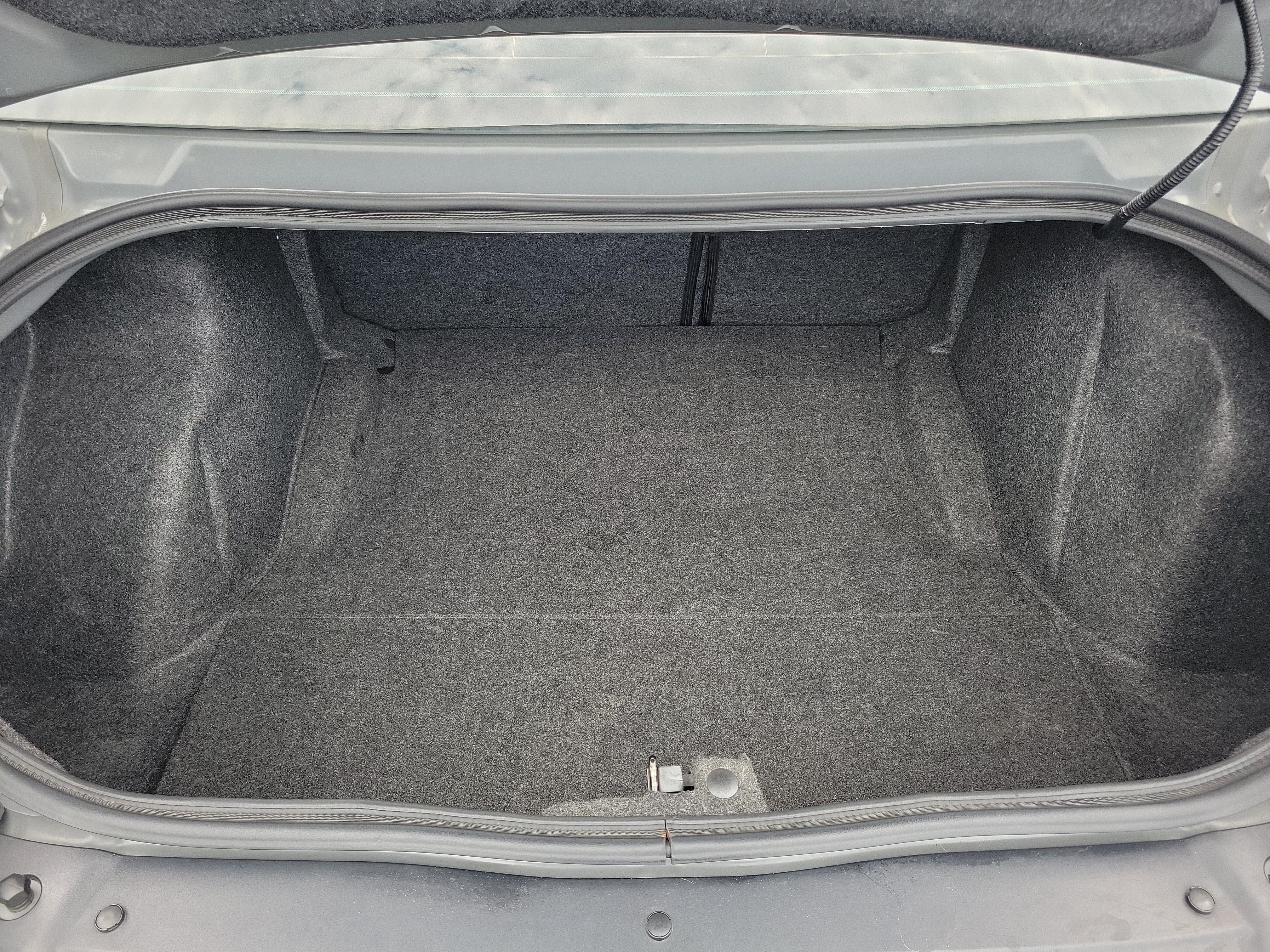 Used 2017 Dodge Challenger R/T RWD image 6