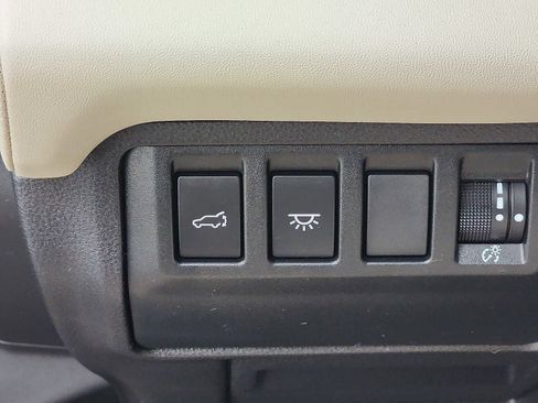 Used 2023 Subaru Ascent Limited image 25