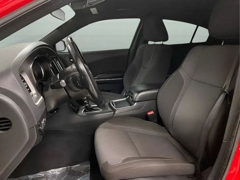 Used 2022 Dodge Charger SXT RWD image 9