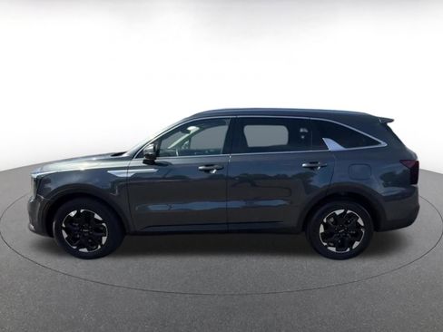 Used 2024 Kia Sorento S FWD image 9