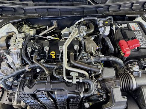 Used 2025 Nissan Altima 2.5 SV FWD image 36