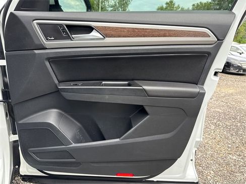 Used 2019 Volkswagen Atlas SEL Premium image 24