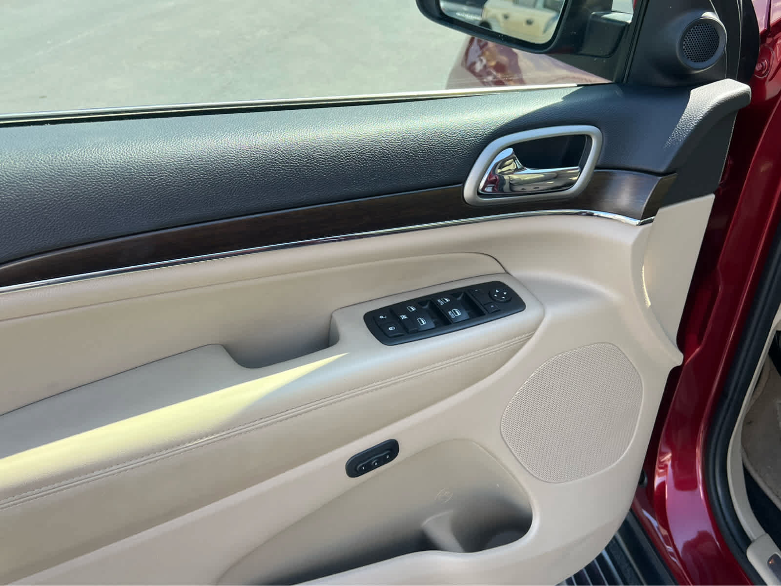 Used 2015 Jeep Grand Cherokee Limited AWD/4WD image 34