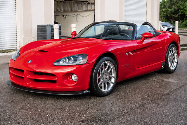 Used 2003 Dodge Viper SRT-10 RWD image 13