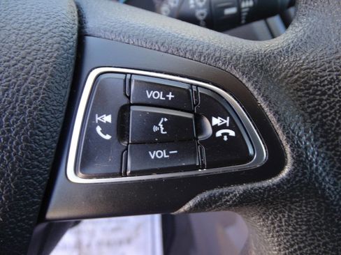 Used 2019 Ford Escape SE image 16