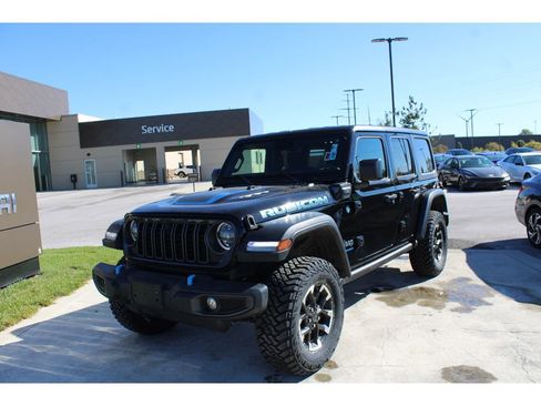 Used 2024 Jeep Wrangler Unlimited Rubicon 4xe w/ Technology Group image 9