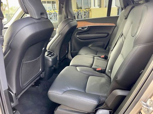 Used 2024 Volvo XC90 B5 Plus image 12