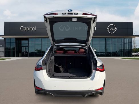 Used 2023 BMW i4 eDrive35 image 10