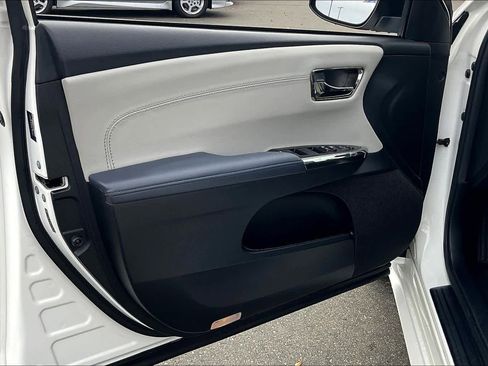 Used 2015 Toyota Avalon XLE image 23