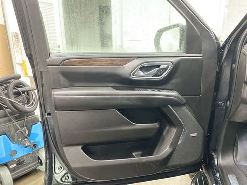 Used 2021 Chevrolet Tahoe LT w/ LT Signature Package image 22