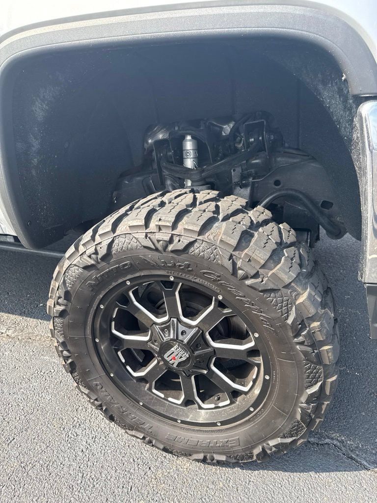 Used 2016 GMC Sierra 2500 SLT w/ Suspension Package, Off-Road AWD/4WD image 8